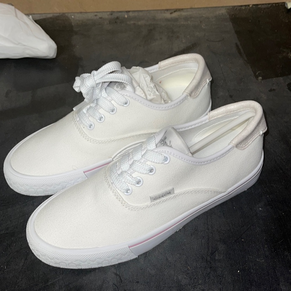 Coach size 5b women’s shoe brand new with no tags